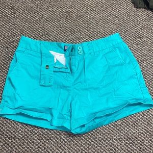 Green/teal vineyard vine shorts